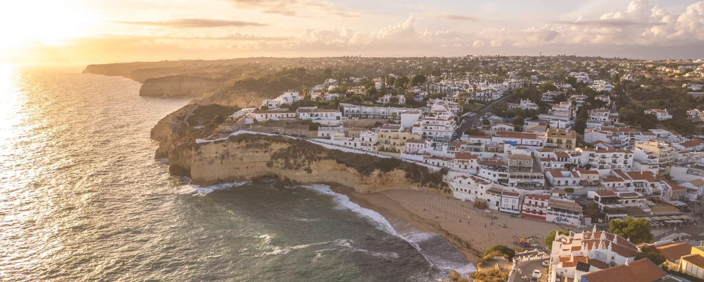 Vista aérea de Carvoeiro, uno de los lugares más visitados del Algarve